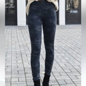 Spanx look at me now black camo leggings, L